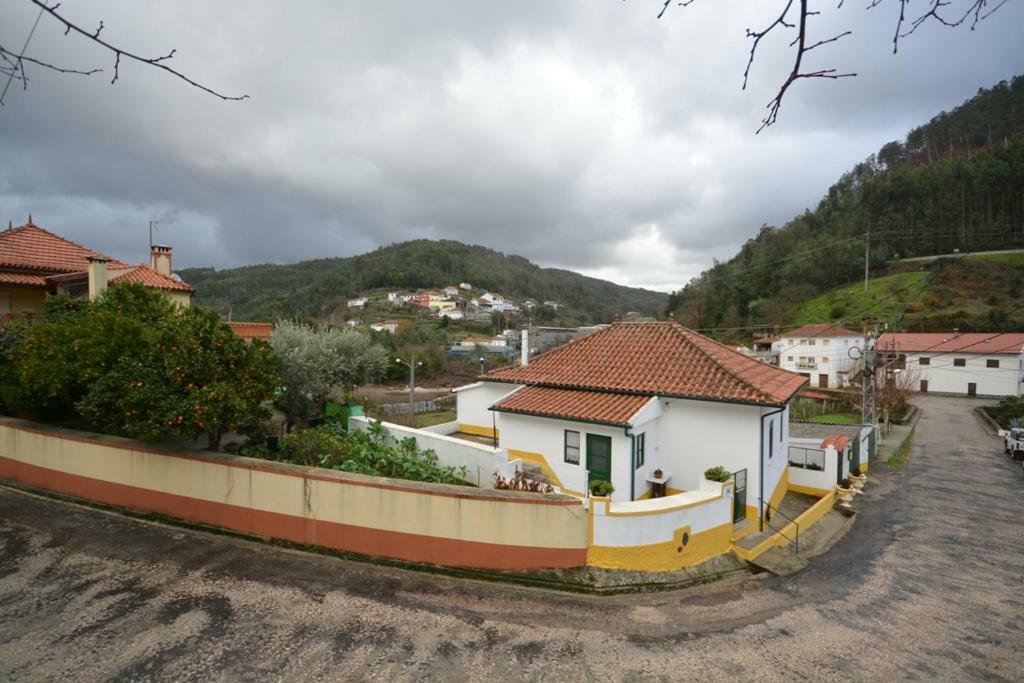 Casa Ferreira Hotel Gois Exterior photo